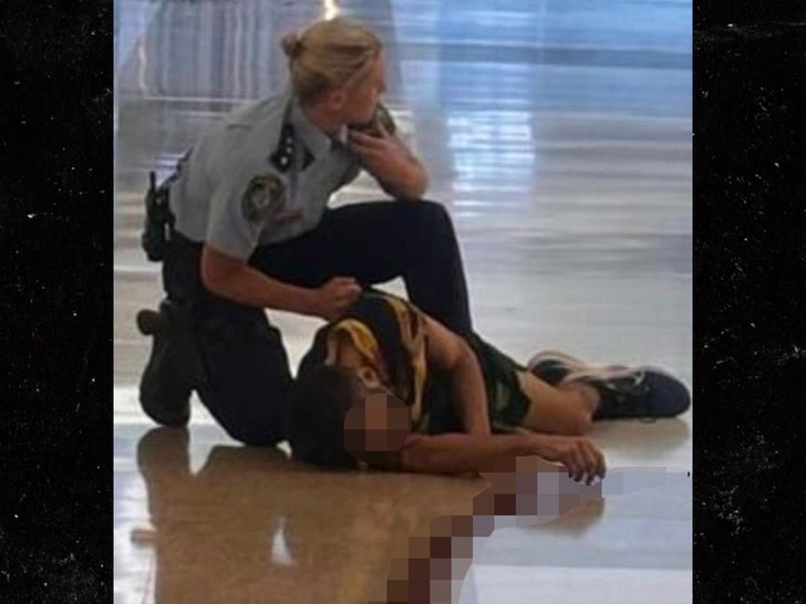 Syndey Mall Stabbing_Officer