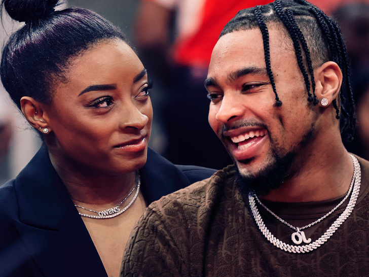 simone biles Jonathan Owens