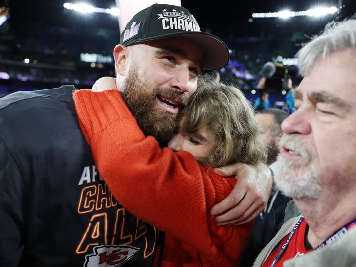Taylor Swift Kisses Travis Kelce After Chiefs Win