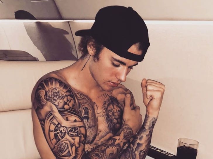 Justin Bieber's Shirtless Shots