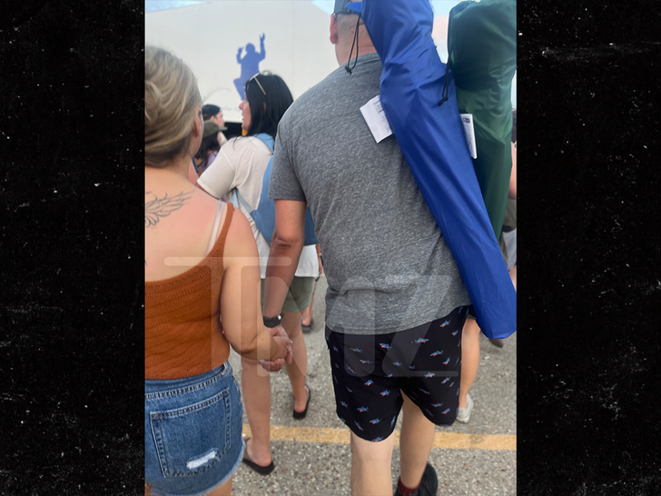 1aac589fa6d7429d85b3e0bed032f2b7_md-1 gypsy rose and ken at Jazz Fest in NOLA