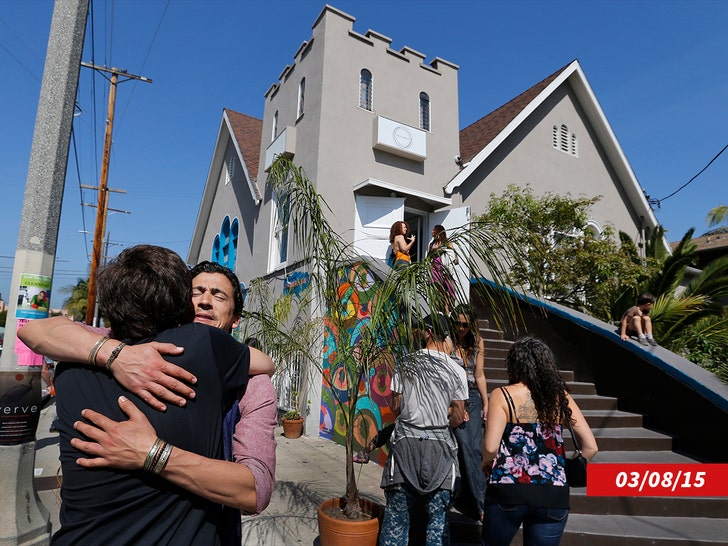 1b97f2972cae45bfaced8ca2d5ffc086_md andrew keegan church prayer 2015 getty 1