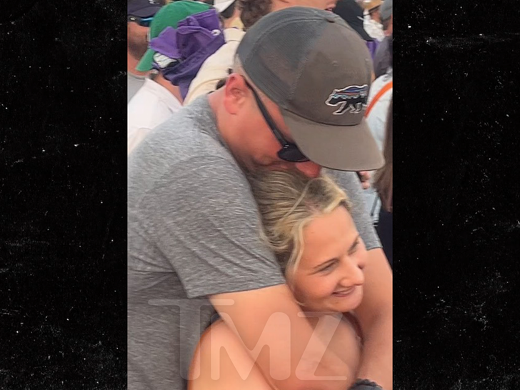 1e0d7610dd7e41afae1643cc4ca6ceaa_md gypsy rose and ken at Jazz Fest in NOLA