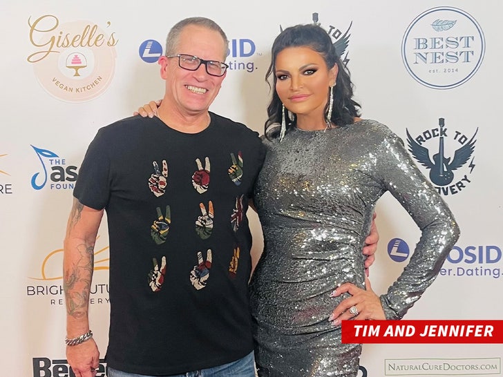 20b3eec8e24e40699f45faa524d4af62_md Tim and Jennifer sub