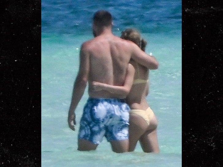 0325 Taylor-And-Travis-Vacay-In-The-Bahamas-SUB