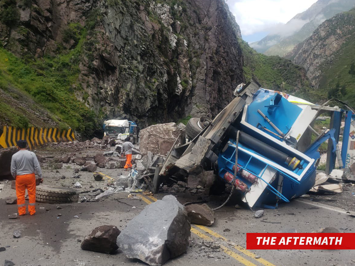 268073afc410406db1ce48ea06dd3c4b_md Boulders Crush Cars The Aftermath