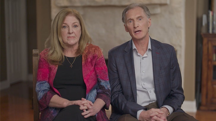 2777e937f3fc4ceb9cf8b1822e3246d3_md-1 013124_courtney_clenney_parents_kal