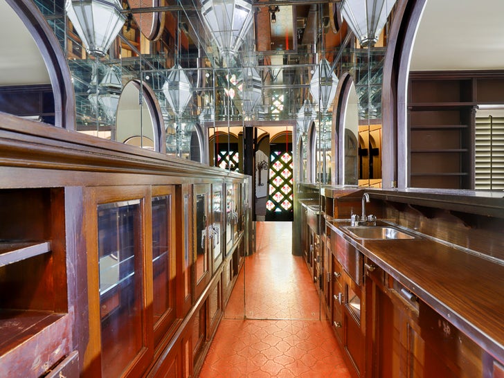 27ccb62d28bb46668310799733691963_md 0325-Bob-Barker-Bar-SUB