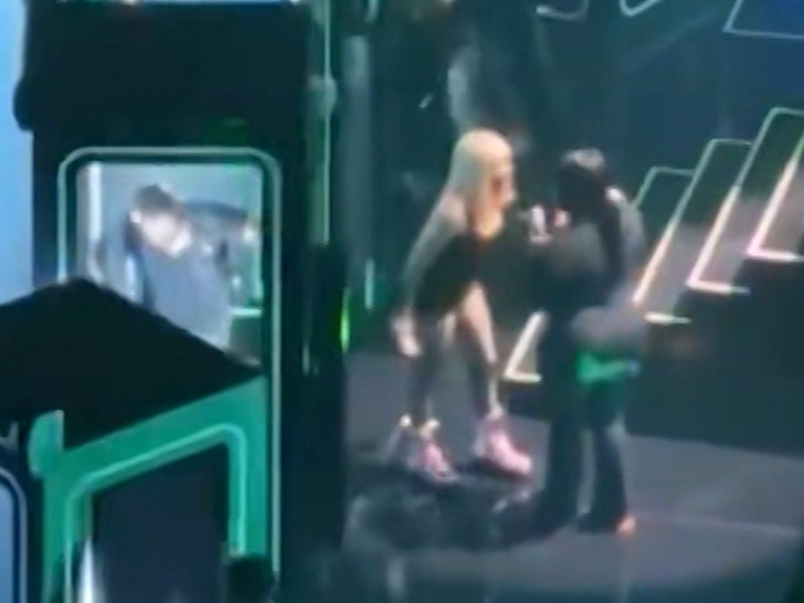 2f529b6fd0424550814df858be1e7e98_md 031124_nicki_minaj_sg1