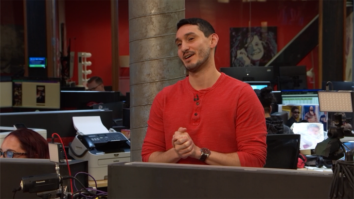 030424_tv_clips_barry_keoghan_swift_concert.01_00_26_23.Still001