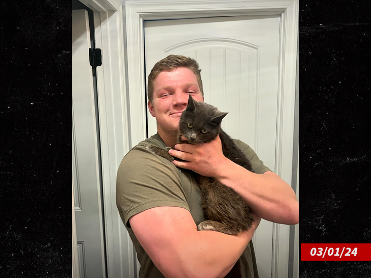 303db26e86df48d8b03104abce5f70e8_md-3 Robert Brown