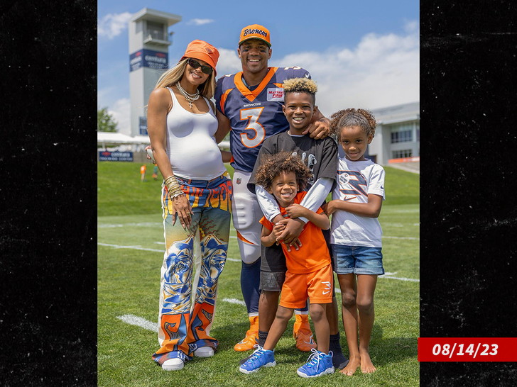 322f1c798f5b4f8285ec117d00128199_md russell wilson, ciara and famiy instagram photo