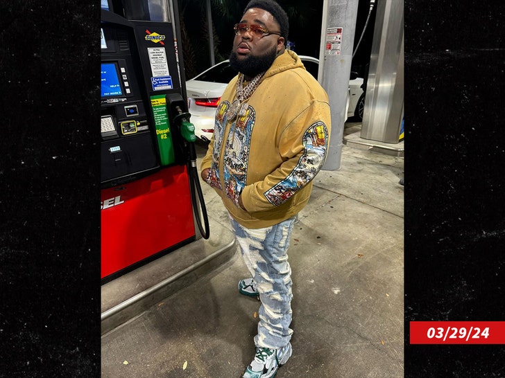 32a5a9f26e0f4ccb84af9acda2851102_md rod wave