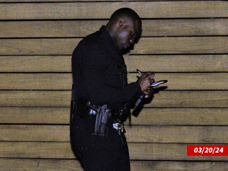 Police Outside Christine Quinn's House 3