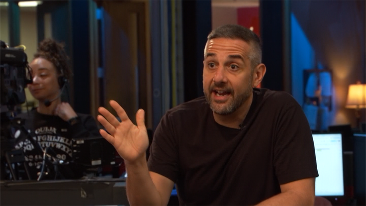 345d673fd401496996f3f6e5c45e2e89_md-1 042924_tv_clips_britney_spears_money.01_00_10_12.Still002