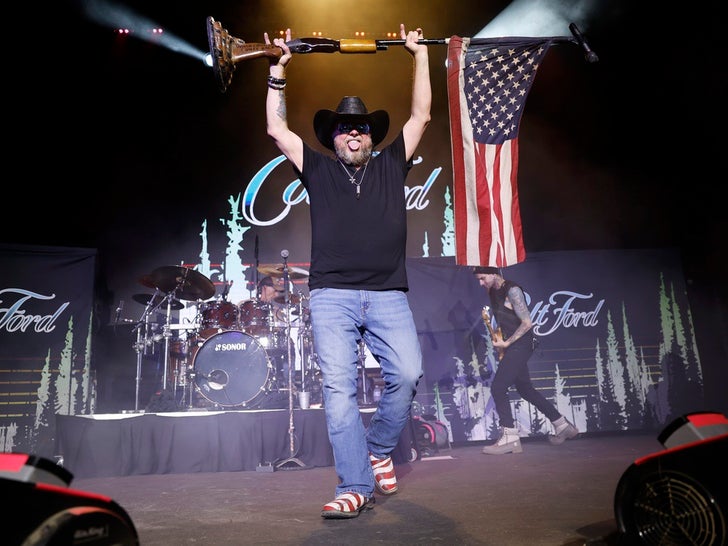 Colt Ford Performance Pics