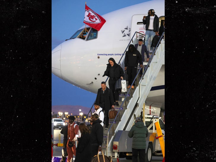 0205-Kansas-City-Chiefs-Travis-Kelce-Land-In-Vegas-Super-Bowl-LVIII-Photos-primary-3