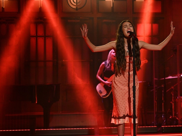 Olivia Rodrigo’s Performance Photos