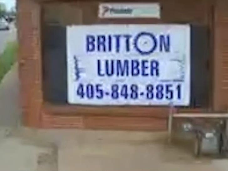 3b056eb792474c148cc2b4a98a4cb19f_md 042524-bus-attack-head-on-3