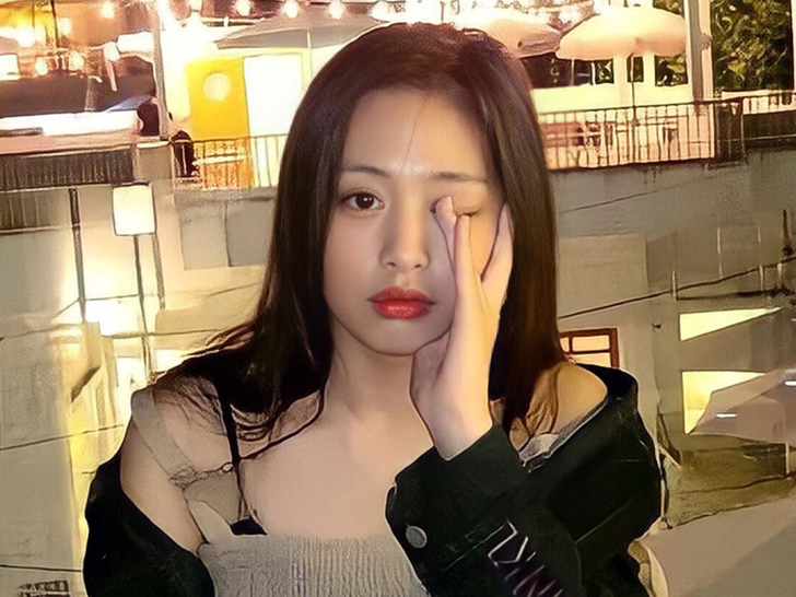 Jung Ahyeon Social Shots