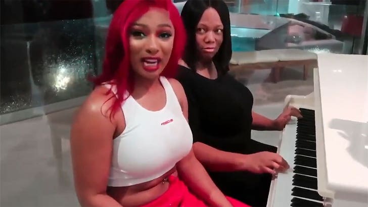 013024-megan-thee-stallion-mom-piano-kal