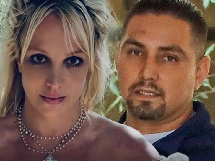 4162e816ef924f02aa0f230bbfdc8f8e_md Britney Spears Paul Soliz MAin