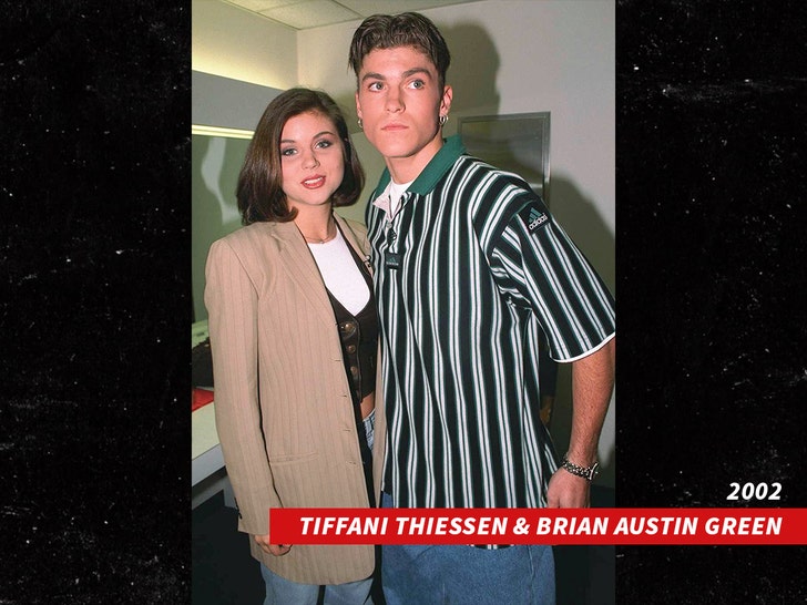 41dcc1d79359493399f54f485a2dbc6c_md brian austin green and tiffani thiessen 90210