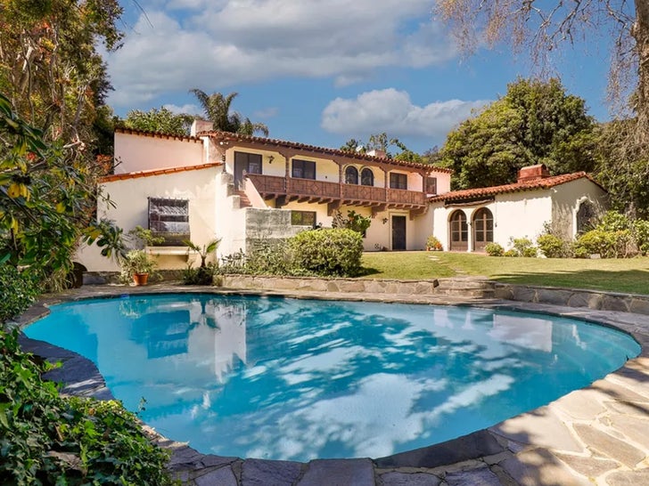 0426-bob-barker-house-sold-photos-primary-5