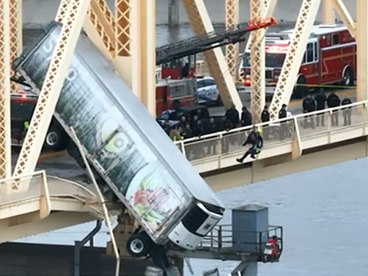 426312bdbc144e66a79bde786d7db10a_md 030124-bridge-rescue-hanging-primary-v4