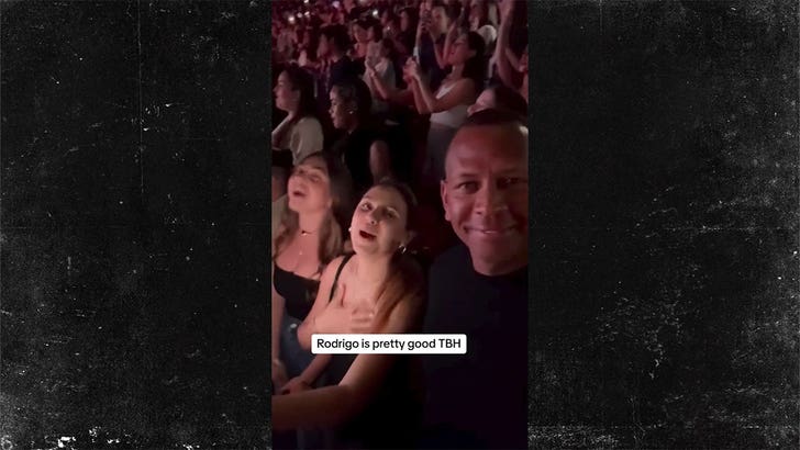 42c92768c34f45939ce16ec7a0c625fa_md 030724-alex-rodriguez-kal