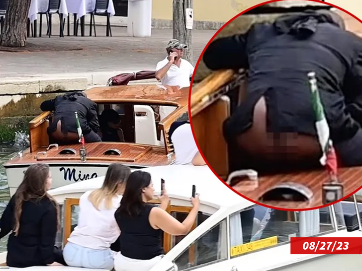 43501097846f4c0aaf56daede4d9b0f8_md-2 Kanye West Exposes His Naked Butt