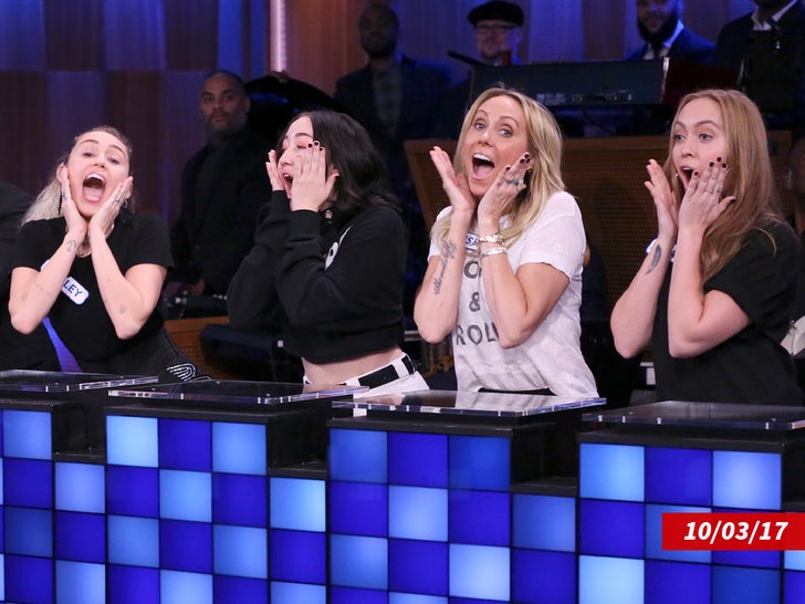 465c825a2ec94355bc1b3a9e0313c956_md tish cyrus and daughters