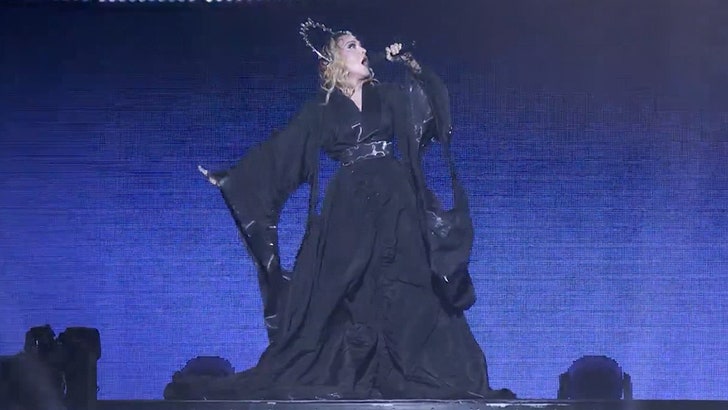 050524_madonna_performance_kal