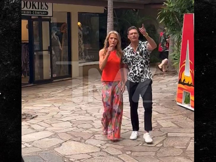 46a557dad57e4d6c959e4dc185697100_md 020924-vanna-white-ryan-seacrest-1