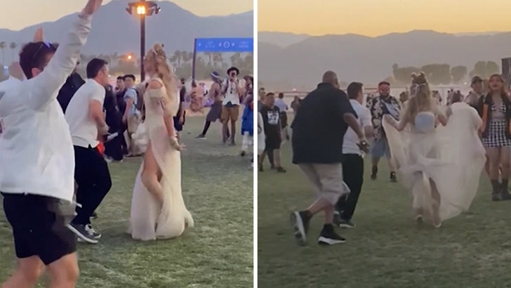 041924_paris_hilton_coachella_2022_kal