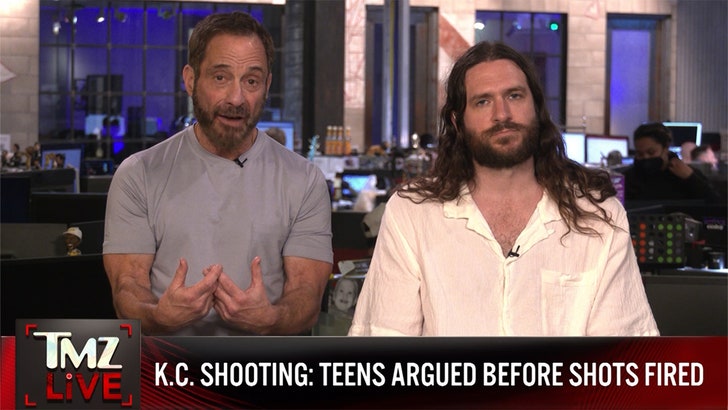 5015815311a6466489cbed55a5c383cb_md 021924_tmz_live_kc_parade_kal