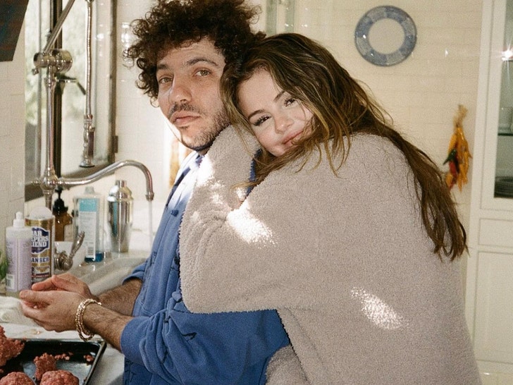 512d9c6f21f1441e970590a48b8aa3d4_md 0212 selena gomezbenny blanco instagraM 2