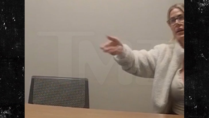 53fa8660cb0e45ef9e5dd07138230969_md-2 013024_kim_zolciak_stolen_kal