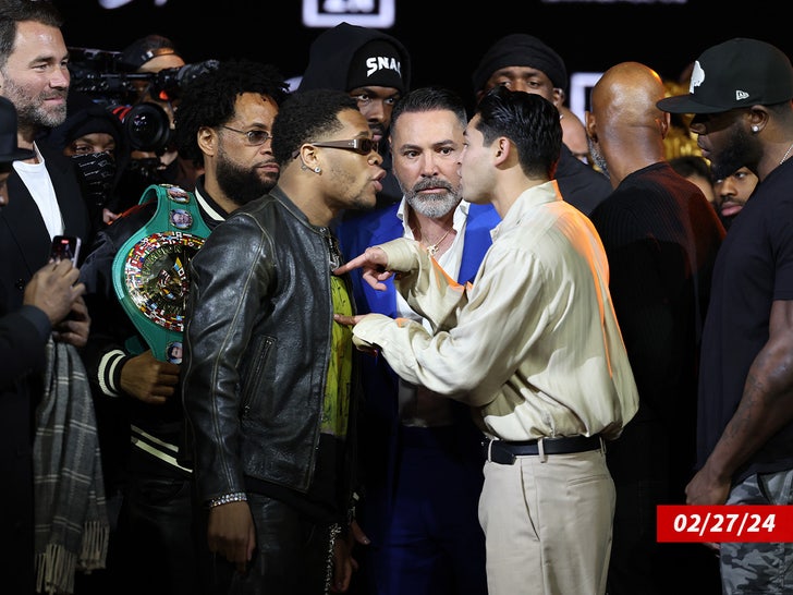 Devin Haney (L) and Ryan Garcia sub