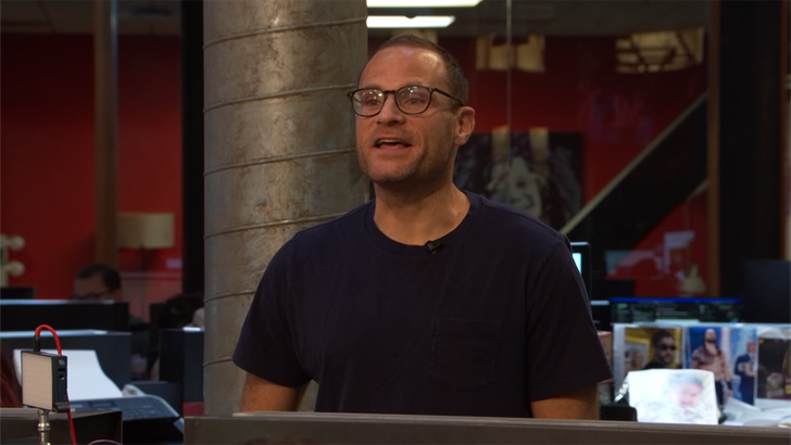 56d95c229aad40e5afee8ae9c556fa88_md 020924_tv_clips_brad_pitt_bradley_cooper_award.01_00_02_11.Still002