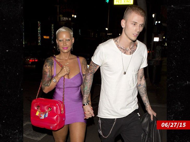 59a0a9d5bda042f99c07cfe44ce16279_md Machine Gun Kelly Amber Rose sub