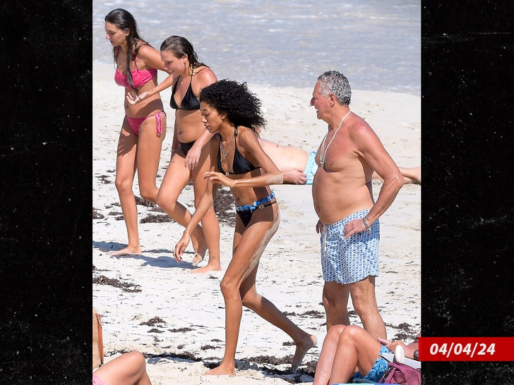 Aoki Lee Simmons and Vittorio