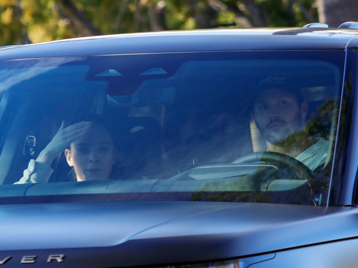 5a230af0bfe44aa2a8d4af94e9bc001a_md Hailee Steinfeld and Josh Allen spotted together in Laguna Nigel