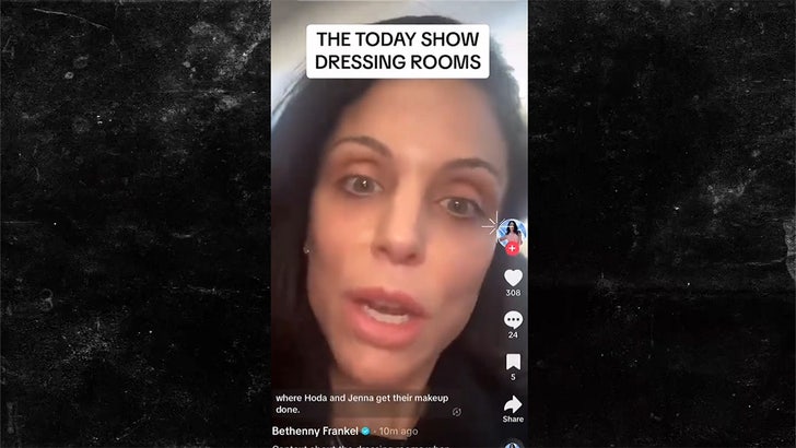 021724_bethenny_frankel-dressing-rooms-kal