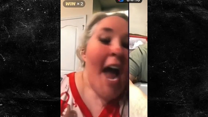 122923_mama_june-kal