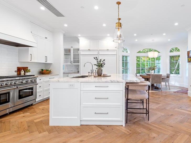 6015fc324bb247798e14bbe2ad8a5355_md 0219-Joshua-Morrow-Young-Restless-Home-SUB-2