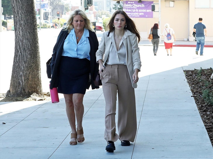 65f11eb5e0564203a5fd22faff95d686_md Haley Pullos