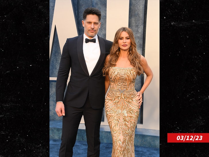 sophia vergara and Joe Mangienello getty 4