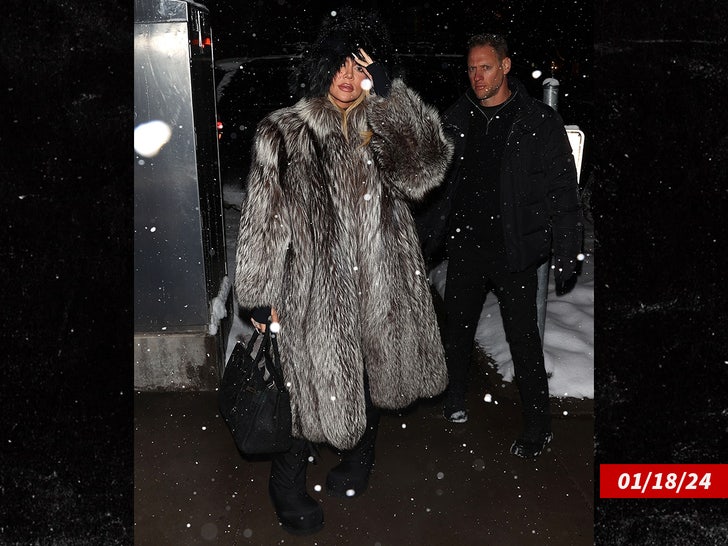 khloe kardashian date swiped 2