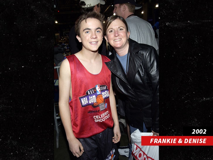frankie muniz and mom 2002